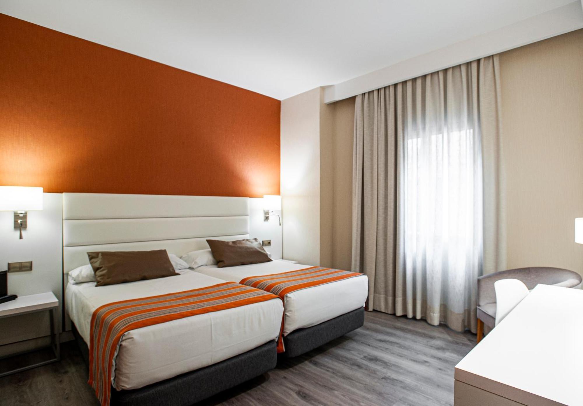 Hotel Catalonia Conde De Floridablanca Murcia Zimmer foto